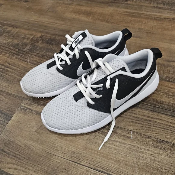 New Nike Golf Shoes | Size 7Y - Picture 1 of 5